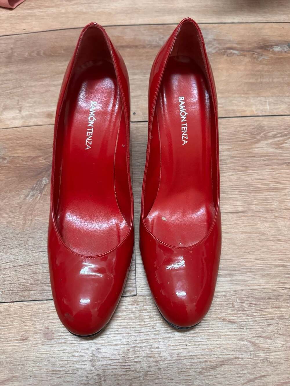 Elegant Ramón Tenza Red Patent Leather Stiletto Pumps Size 9